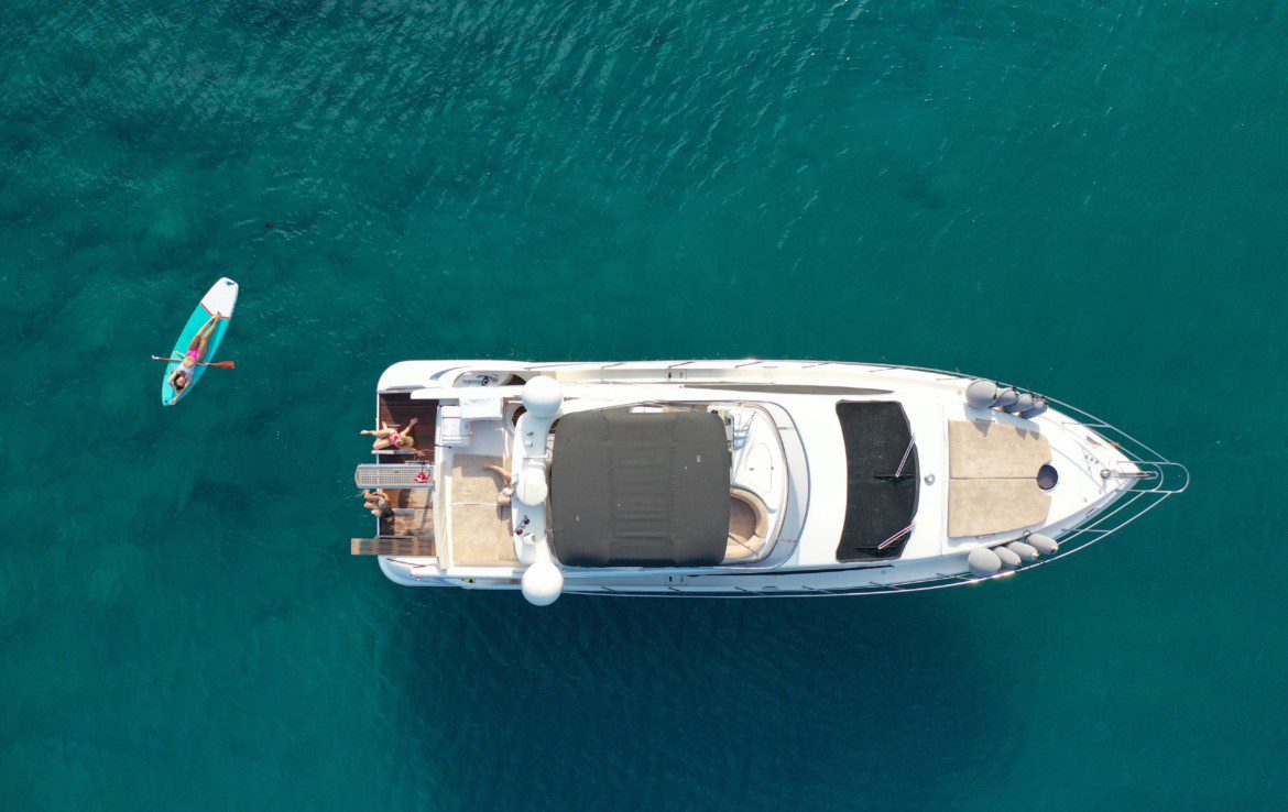Kemer Yacht Rental 17m Azimut 50 Fly